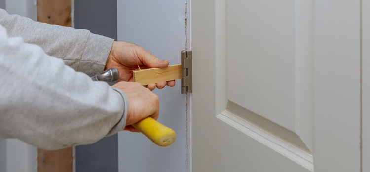 fiberglass entry door repair in San Lorenzo