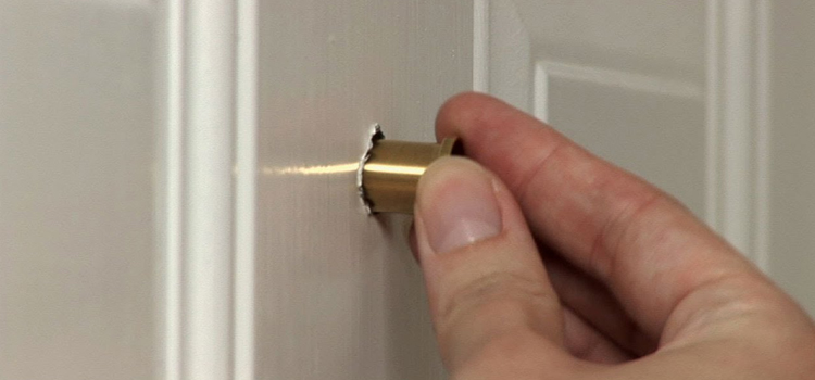 peephole door repair in San Lorenzo